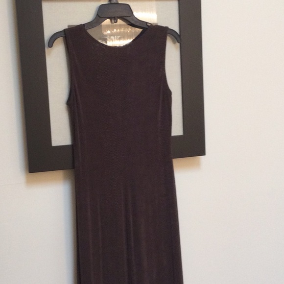 Gorgeous brown sleeveless sheath , black border bottom side openings size 6 - Picture 3 of 9